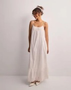 Only - Hvit - Onllou Life Emb Strap Ankel Dress P