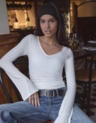 Nelly - Hvit - Ultra Soft V Neck LS Top