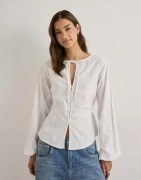 Nelly - Hvit - Clean Structure Blouse