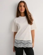 Nelly - Hvit - Lace Detail Tee
